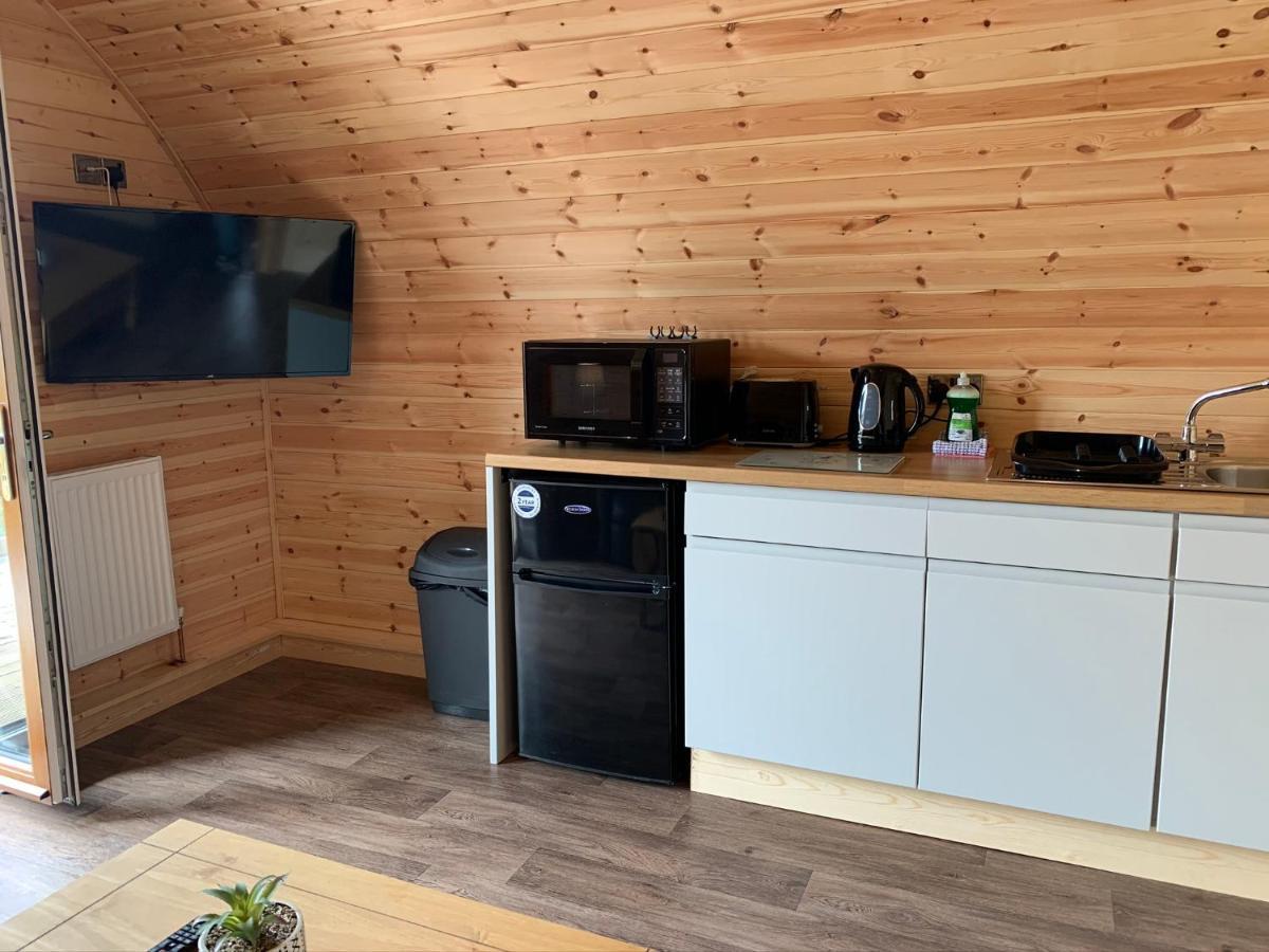 הוילה Kelty Pond View Pod 3 With Private Hot Tub -Fife - Loch Leven - Lomond Hills מראה חיצוני תמונה