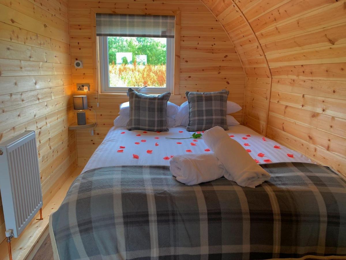 הוילה Kelty Pond View Pod 3 With Private Hot Tub -Fife - Loch Leven - Lomond Hills מראה חיצוני תמונה